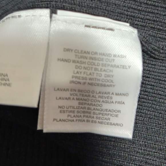 Anne Klein Ribbed Tulip Sleeve Top - Picture 8 of 9